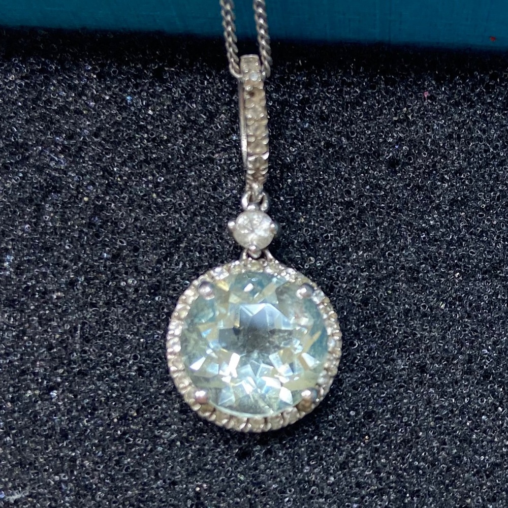 Beautiful Green Amethyst Pendant Necklace